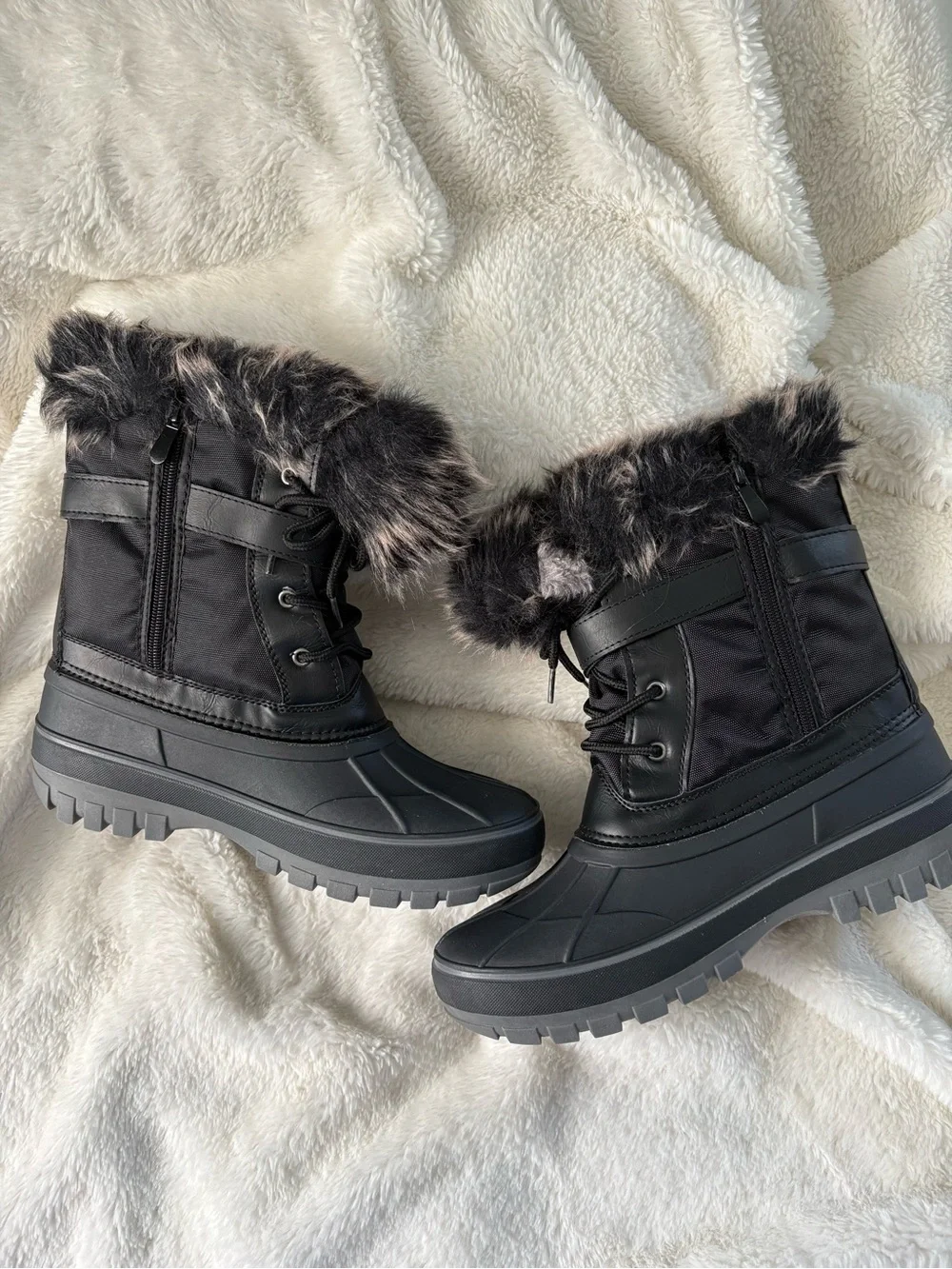 NWOT Black Faux Fur Trim Winter Snow Boots Waterproof Lug Sole Lace-Up, Sz: 6